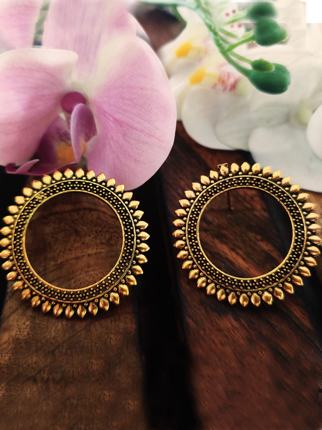 Binnis wardrobe contemporary stone Kundan beautiful round shaped drop earring