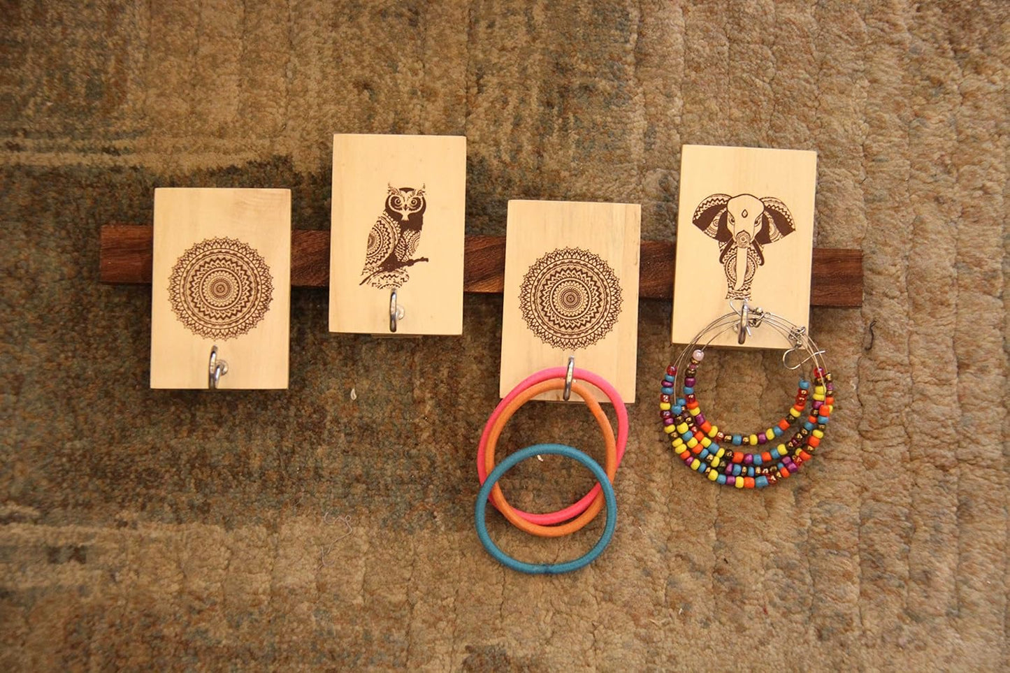 IVEI Wooden Mandala Print Key Holder - Stylish Wooden Hook Holder for Clothes & Bags - Key/Jewellery Organizer Wall Hooks - Wall Mounted Unique Mandala Key Holder for Home Decor/Office Décor