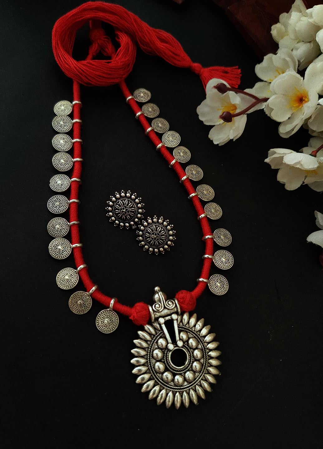 Binnis wardrobe square pendant inticrated beautiful choker set