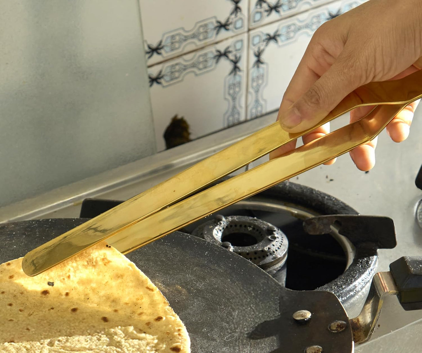 KLEO Brass Tongs for Kitchen for Frying – Chimta for Kitchen Use, Roti Chapati Tool for Dining, Brass Utensils, Antique Desi Peetal Chimta Pakad for Rasoi